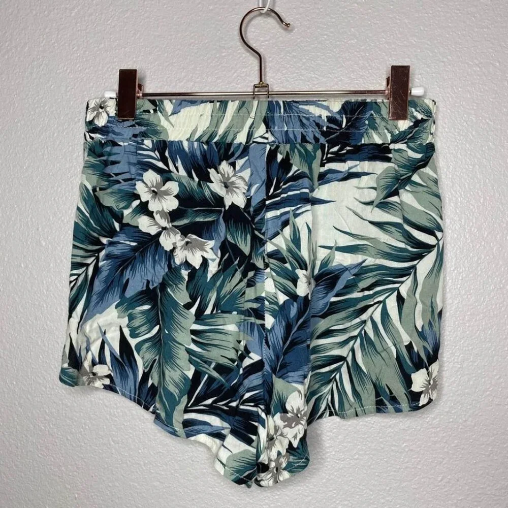 Tobi Palm Printed Shorts Green Size Small